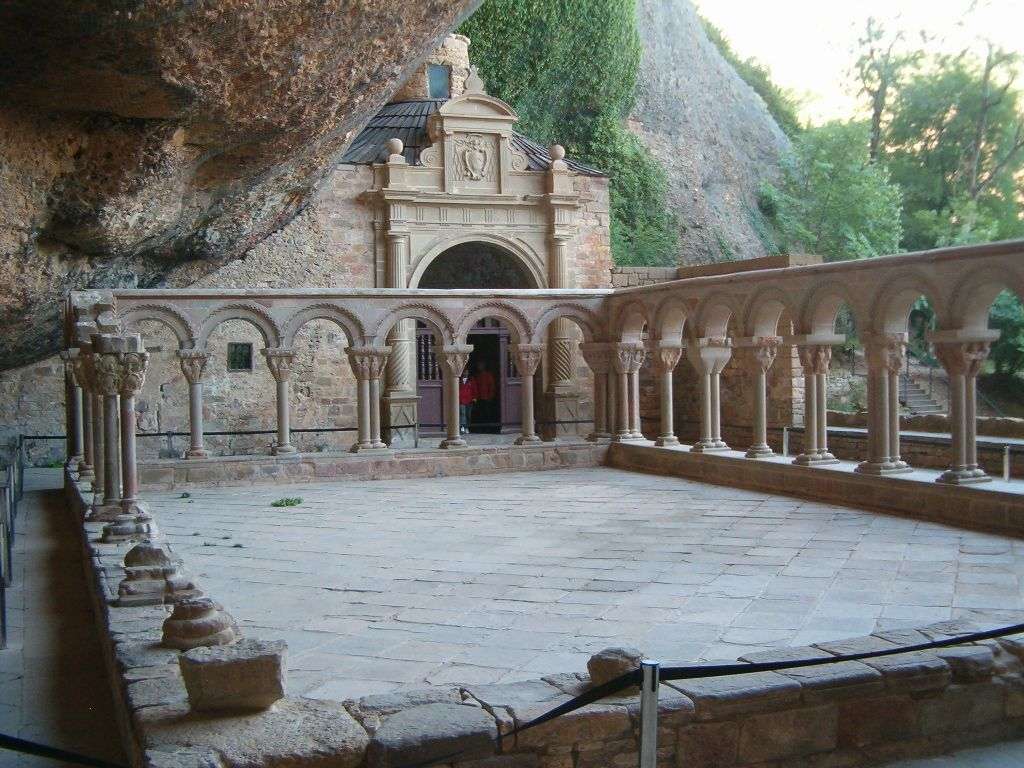 VISITA CONMIGO: EL MONASTERIO DE SAN JUAN DE LA PEÑA